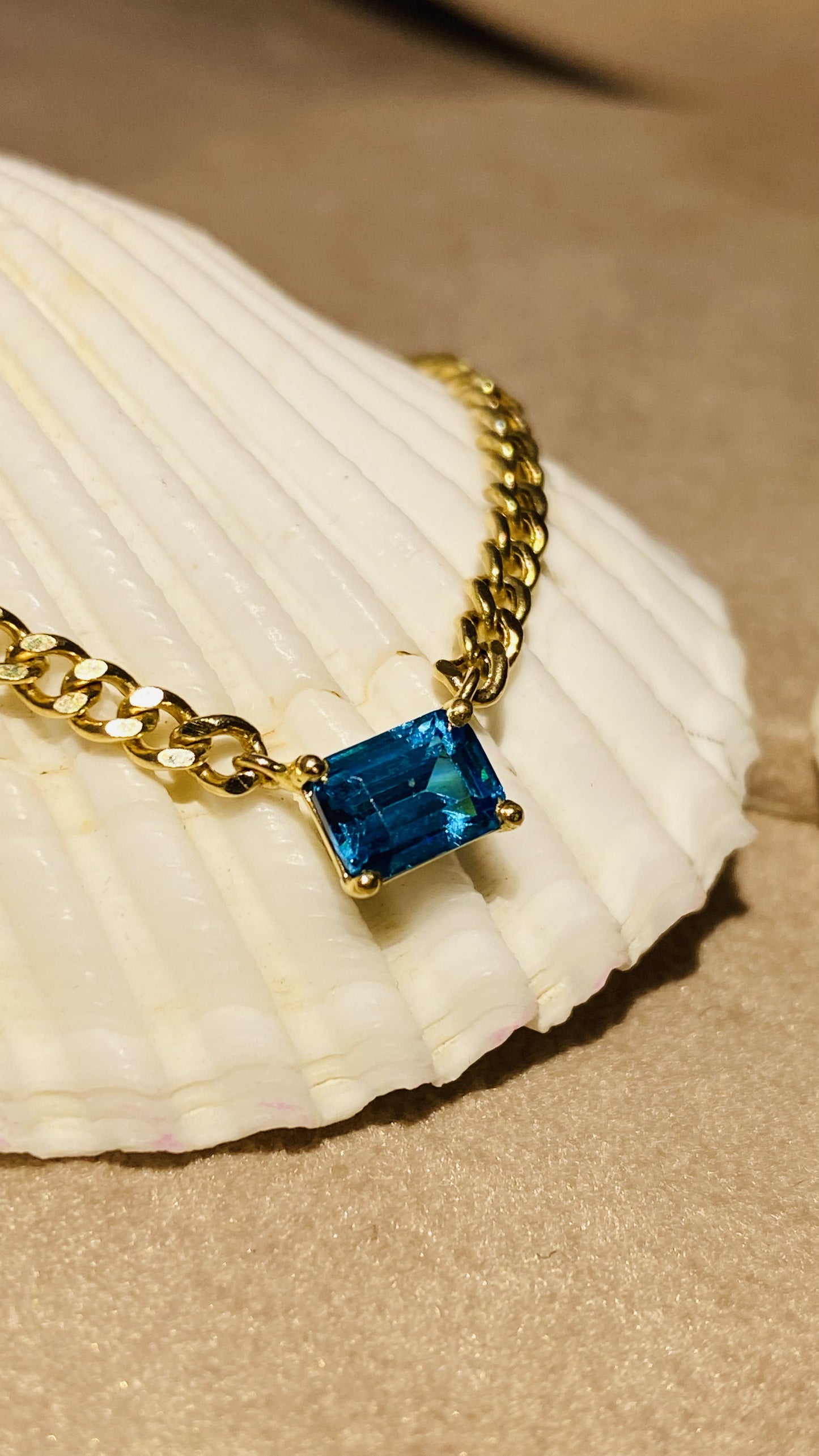 Solid 18K Gold Aquamarine Blue Necklace